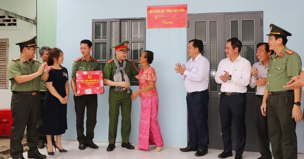 Bạc Liêu trao 700 căn nhà kiên cố cho hộ nghèo, cận nghèo