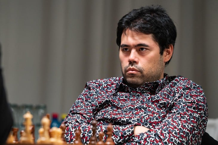Nakamura bất ngờ đầu hàng trong thế thắng trước vua cờ Magnus Carlsen - Ảnh 1.