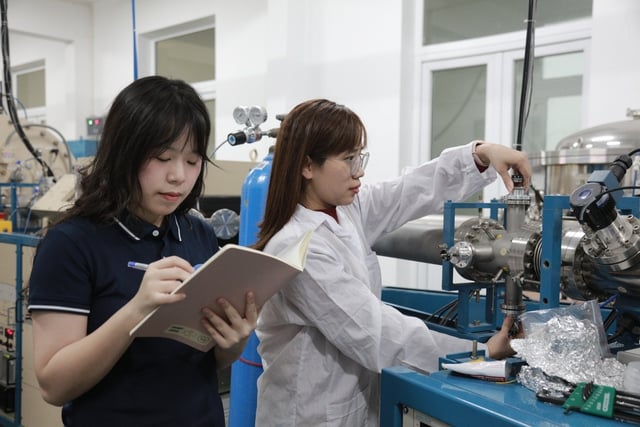 ĐH Quốc gia Hà Nội tuyển 300 ứng viên gửi đào tạo ở nước ngoài- Ảnh 1.