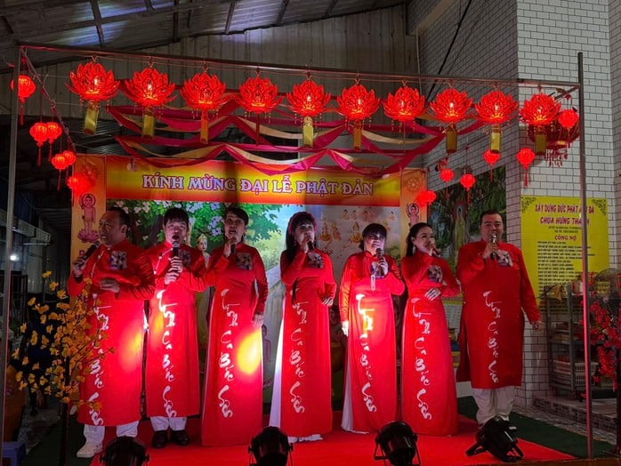 Tình người giữa xứ Chùa Tháp: Đoàn văn nghệ Tình ca Bắc Sơn và hành trình kết nối yêu thương - Ảnh 4.