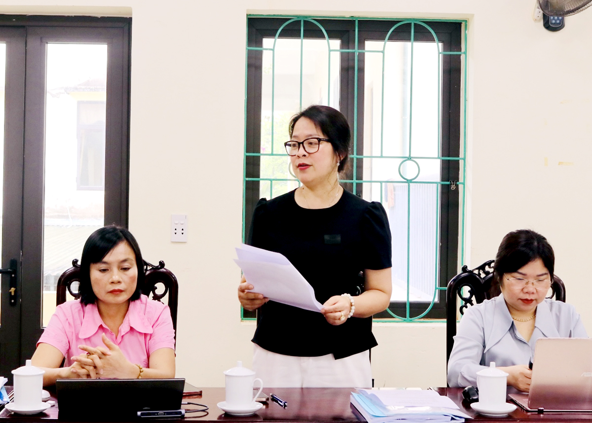 Lãnh đạo Sở Giáo dục và Đào tạo tỉnh tham luận tại buổi toạ đàm.