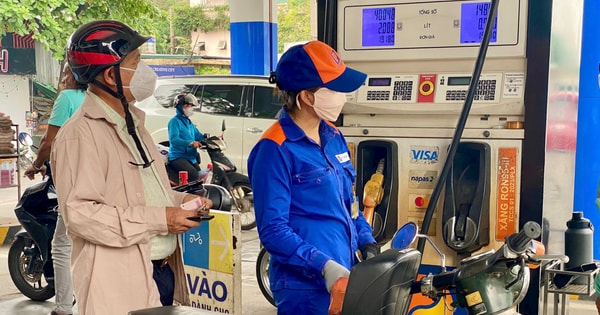 Los precios de la gasolina bajan y los del petróleo suben a partir de las 3 p. m. de esta tarde.