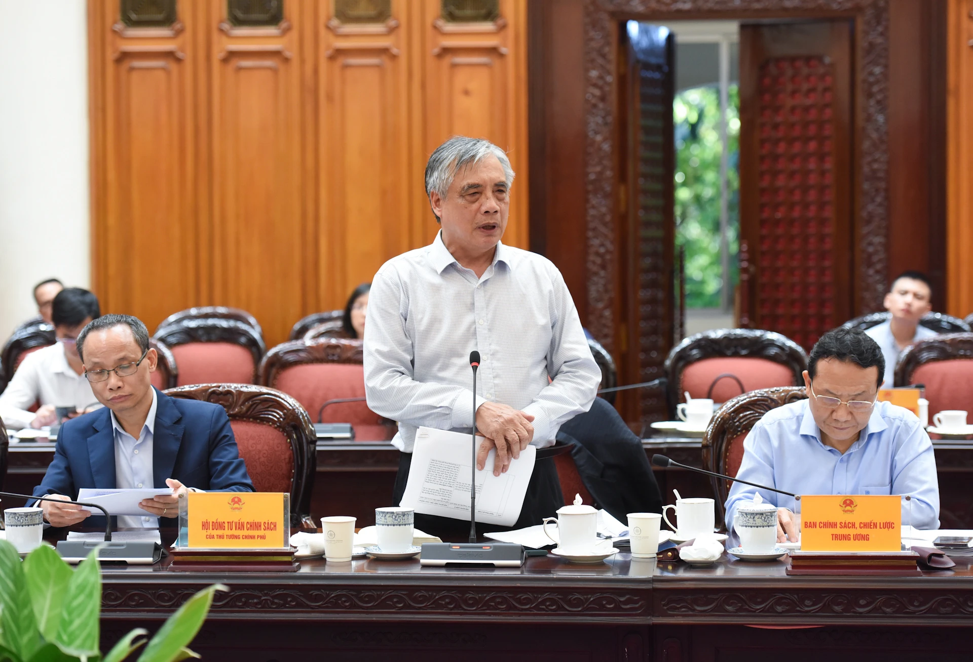 [Photo] Prime Minister Pham Minh Chinh chairs a meeting on the National Assembly's draft Resolution on the International Financial Center in Vietnam photo 11