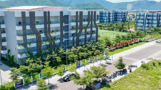 FPT 대학교 Quy Nhon A.I 캠퍼스: 기술을 사랑하는 Z세대를 위한 이상적인 선택 사진 1
