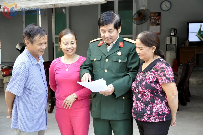 CCB Nguyen Quoc Ky ប្រធានក្រុមប្រឹក្សាភិបាលនៃក្រុមហ៊ុនភាគហ៊ុនរួមគ្នាអភិវឌ្ឍន៍បច្ចេកវិទ្យាបរិស្ថាន (Hoanh Bo Ward ទីក្រុង Ha Long)
