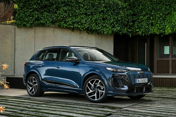 Audi Q6 e-tron មានតម្លៃ 3.099 ពាន់លាននៅវៀតណាម "ប្រកួតប្រជែង" ជាមួយ BMW iX3