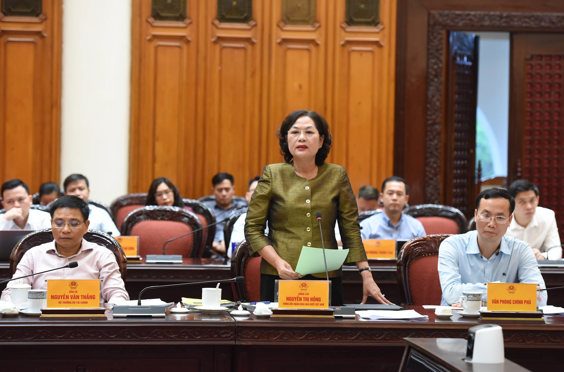 [Photo] Prime Minister Pham Minh Chinh chairs a meeting on the National Assembly's draft Resolution on the International Financial Center in Vietnam photo 10