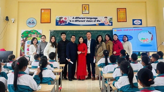 Đại diện Sở Giáo dục và Đào tạo Hải Phòng khảo sát thực tế cơ sở dạy học tại Yên Bái. Ảnh: CTV.