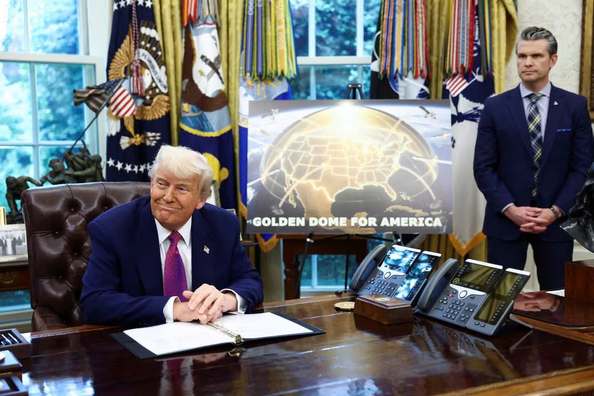 ប្រធានាធិបតី Donald Trump និង 