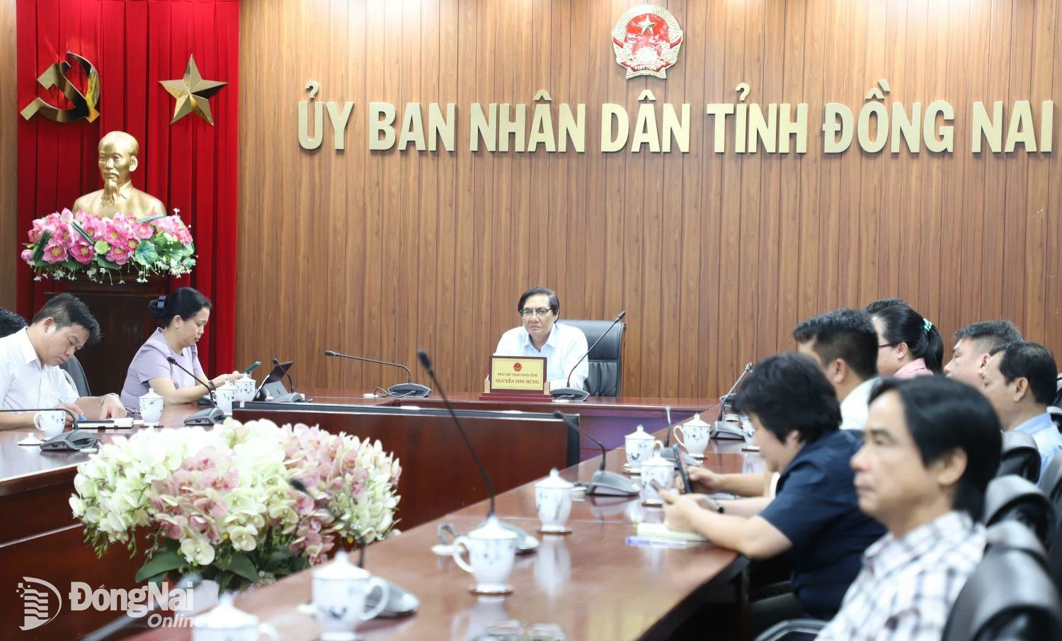 Phó chủ tịch UBND tỉnh Nguyễn Sơn Hùng chủ trì tại điểm cầu Đồng Nai. Ảnh: My Ny