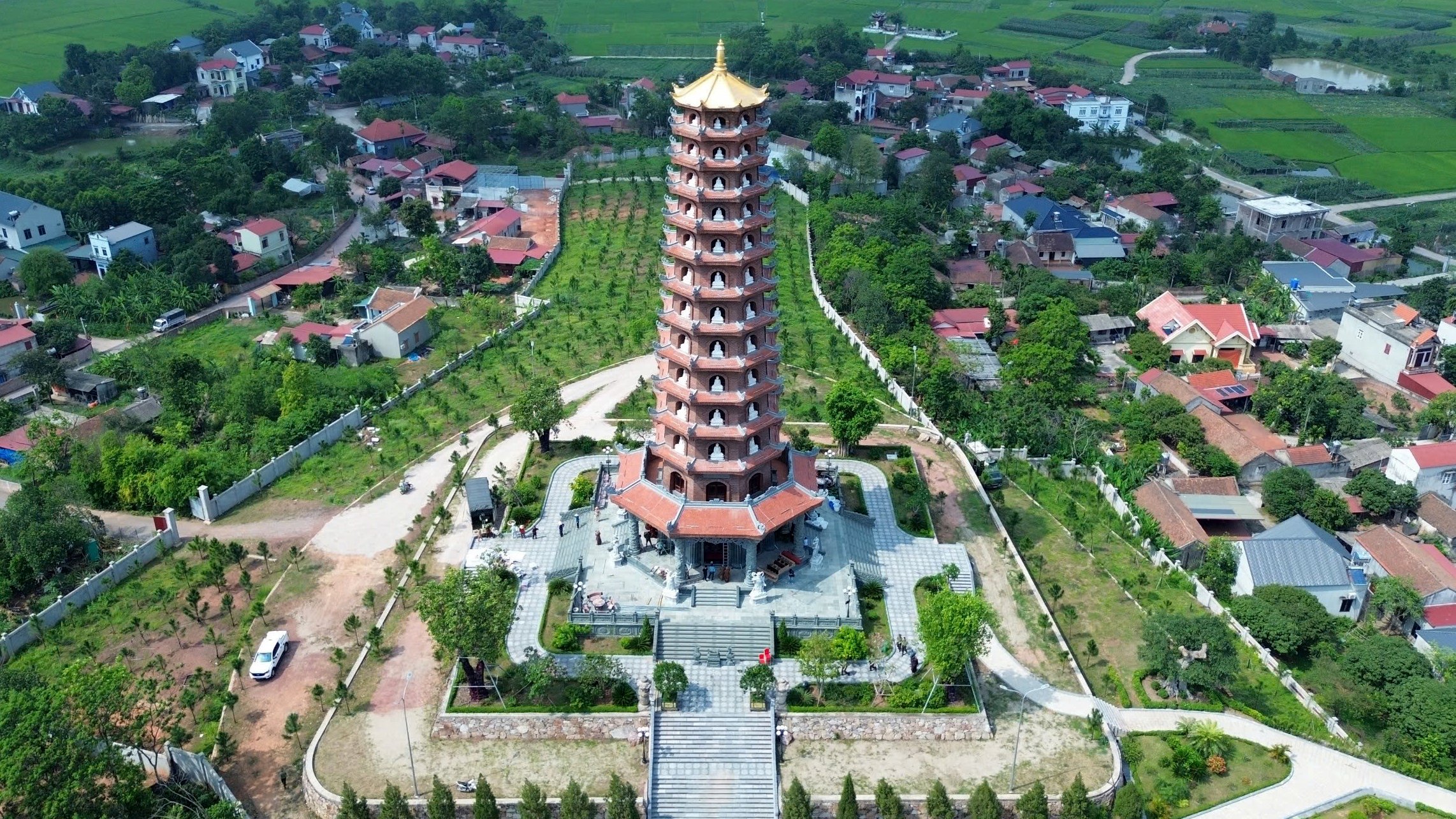 វត្ត Phuc Son 350 ឆ្នាំ នៅ Bac Giang មុនថ្ងៃទទួលព្រះសារីរិកធាតុ - រូបថត ១.