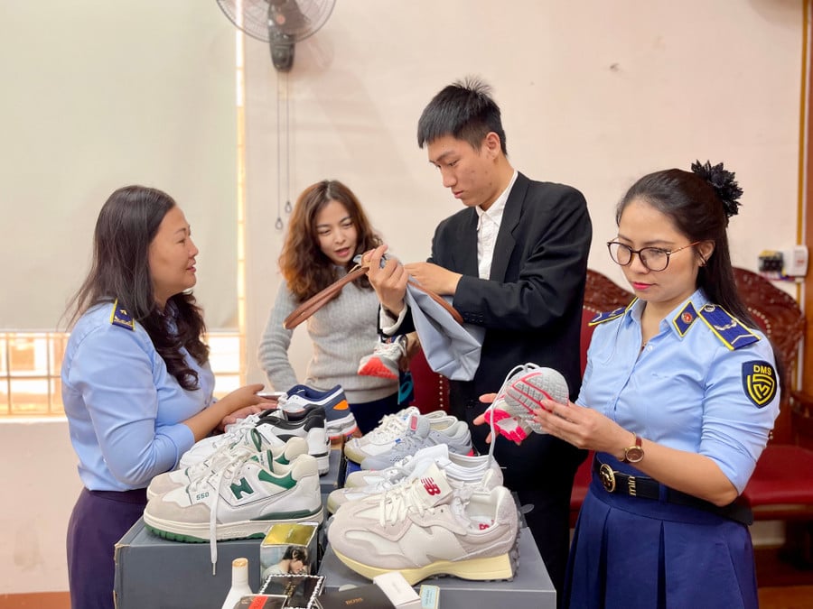 qua-cong-tac-kiem-tra-thi-truong-cho-thay-hien-nay-hang-gia-mao-thuong-hieu-nuoc-ngoai-dang-duoc-bao-ho-tai-thi-truong-viet-nam-van-con-dien-ra-nhieu-anh-vt.jpg