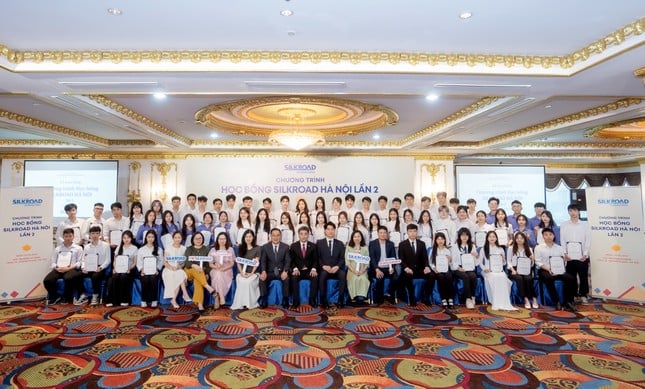 Học bổng SILKROAD Hà Nội - Vun đắp tương lai sinh viên Việt Nam ảnh 1