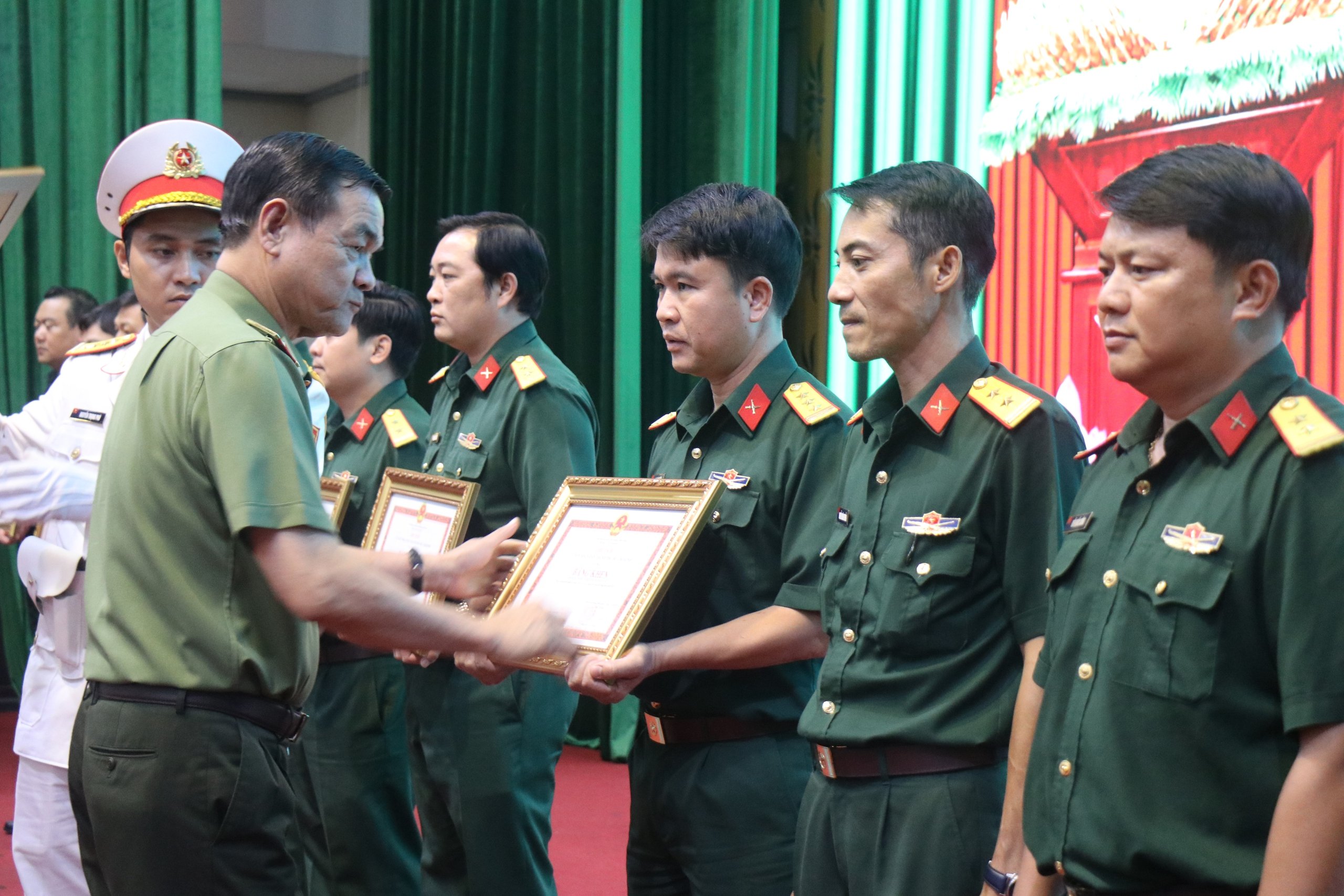 Nghĩa vụ quân sự 2025: TP.HCM giảm tỉ lệ công dân vắngmặt nhờ dữ liệu dân cư - Ảnh 2.