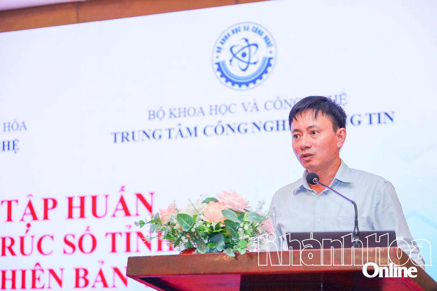 Lãnh đạo Sở Khoa học và Công nghệ phát biểu tại buổi tập huấn.