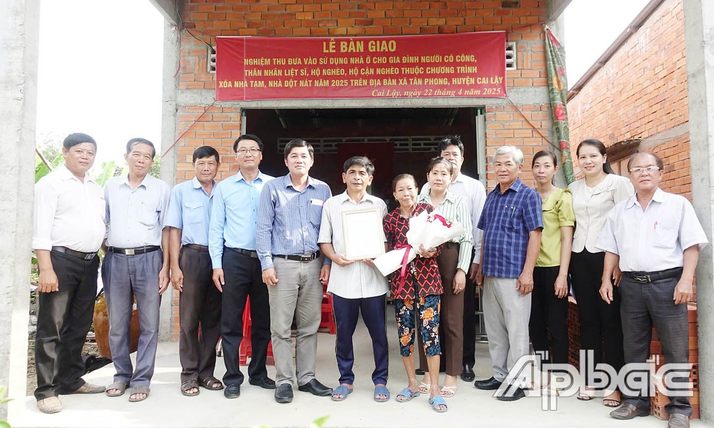 Niềm vui trong căn nhà mới của ông Nguyễn Thành Tâm.