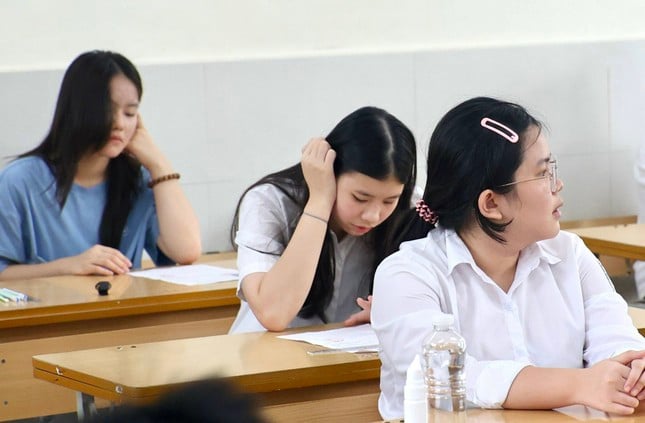 Hà Nội công bố danh sách gần 680 em được tuyển thẳng vào lớp 10 ảnh 1