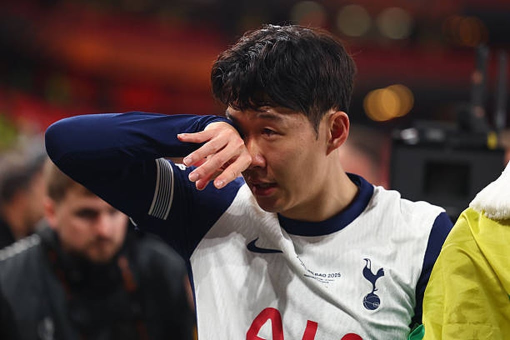 Son Heung Min bất ngờ không được trao huy chương vô địch Europa League - 2