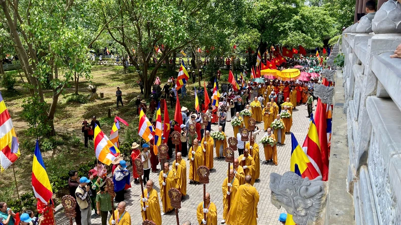 Ninh Bình: Trang trọng hoạt động tôn trí xá lợi Đức Phật ảnh 2