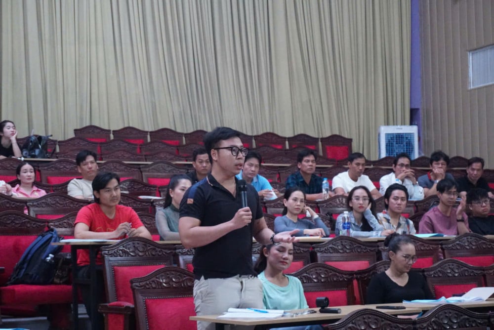 Lớp bồi dưỡng thu hút đông đảo học viên tham gia