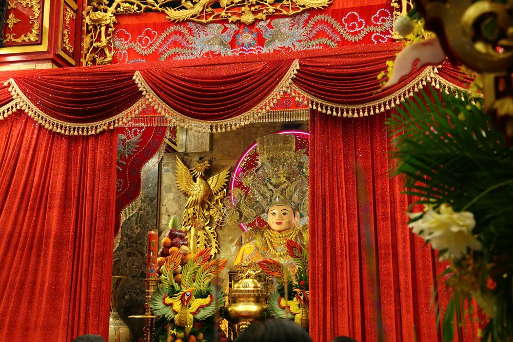 រៀបចំពិធីងូតទឹក Ba Chua Xu នៃភ្នំ Sam