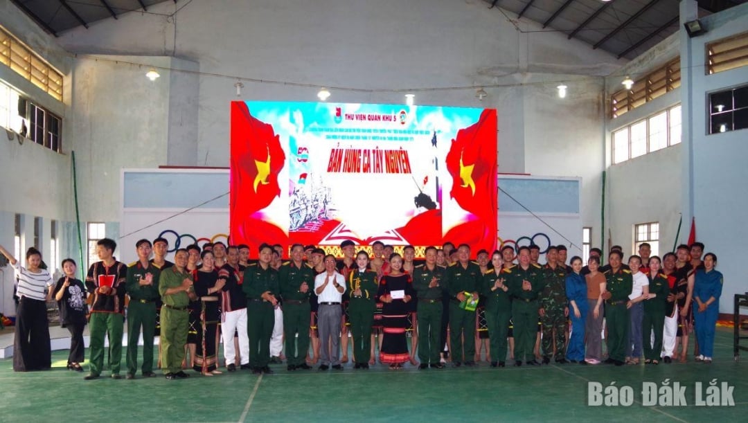 គណៈប្រតិភូ​បណ្ណាល័យ​យោធា​ប្ដេជ្ញា​ធ្វើ​ឱ្យ​មាន​ការ​ចាប់​អារម្មណ៍​យ៉ាង​ខ្លាំង​ក្នុង​ពិធីបុណ្យ។