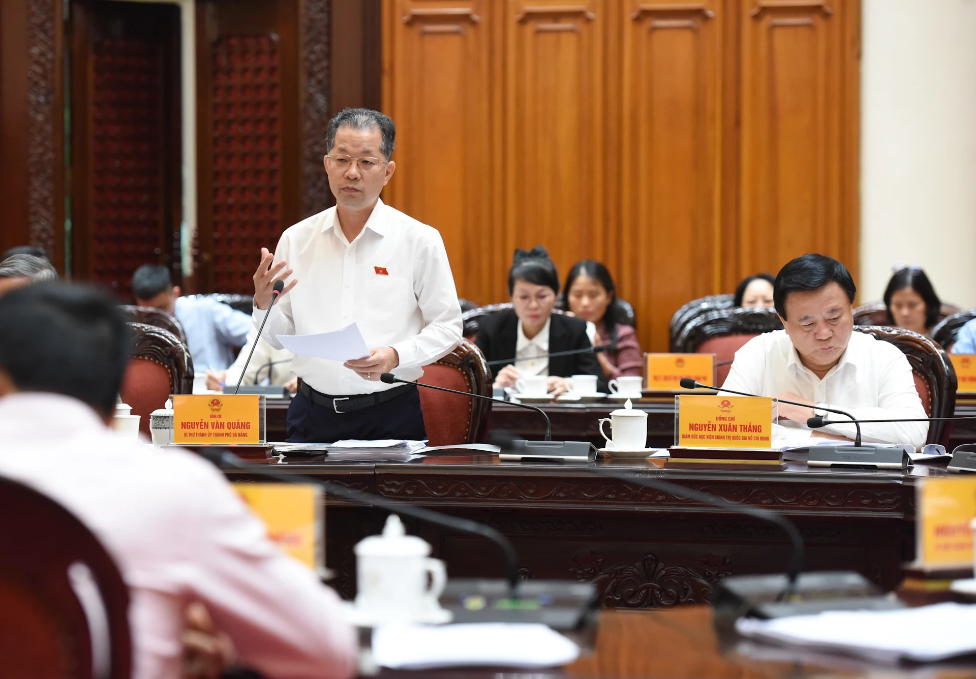 [Photo] Prime Minister Pham Minh Chinh chairs a meeting on the National Assembly's draft Resolution on the International Financial Center in Vietnam photo 7