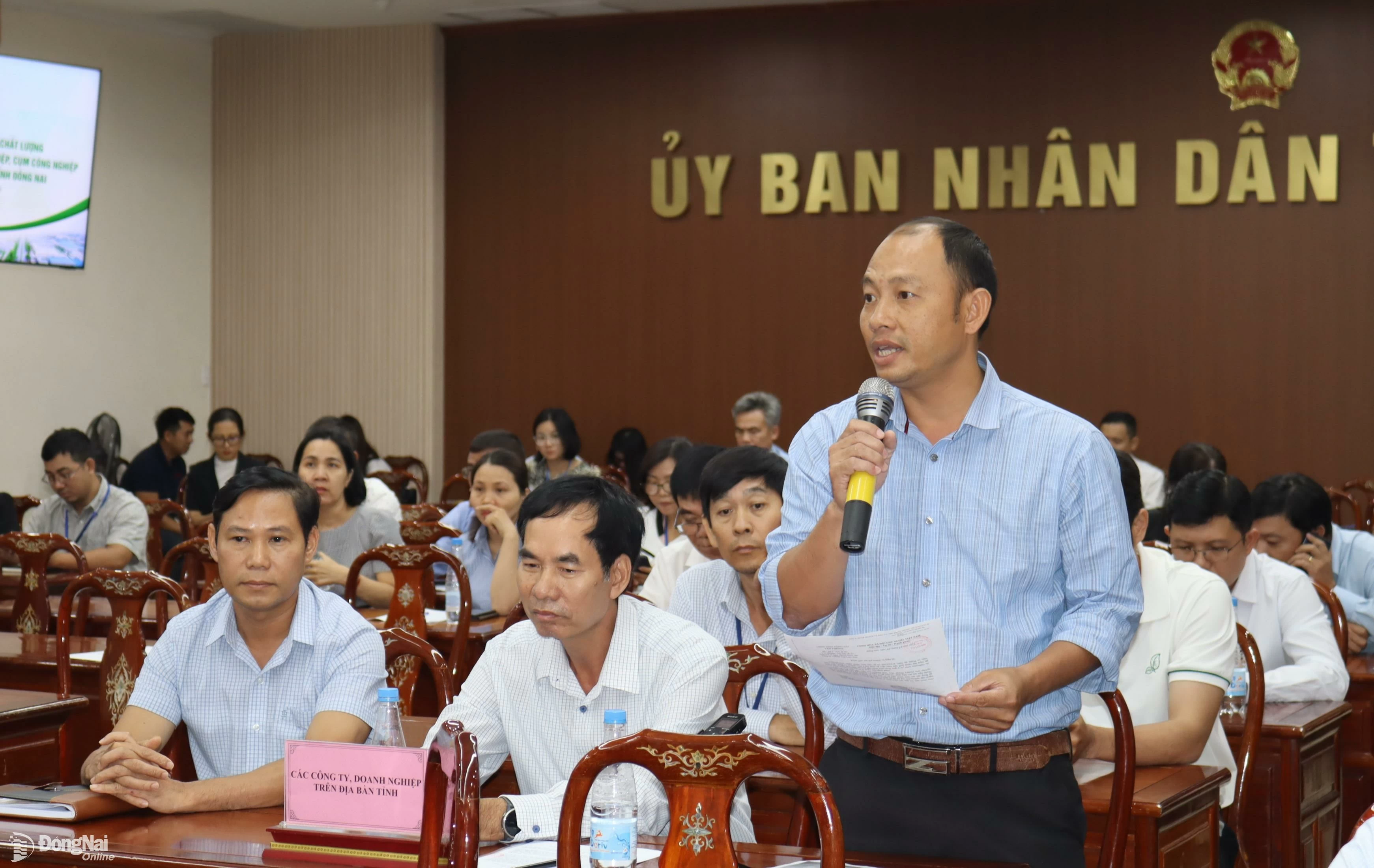 តំណាងអាជីវកម្មនៅសួនឧស្សាហកម្ម Tam Phuoc ទីក្រុង Bien Hoa បានផ្តល់យោបល់របស់គាត់។ រូបថត៖ Hoang Loc