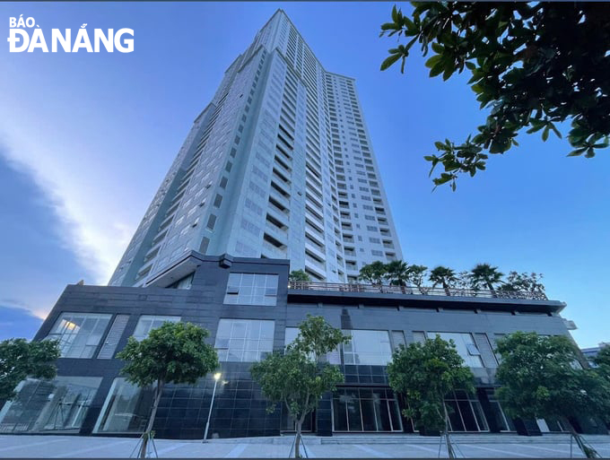 អគារ Blooming Tower Danang