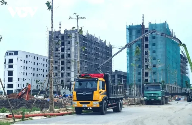 Sốt ruột về nhà ở xã hội, Bộ trưởng Xây dựng phát công điện gửi chủ tịch các tỉnh thành ảnh 1