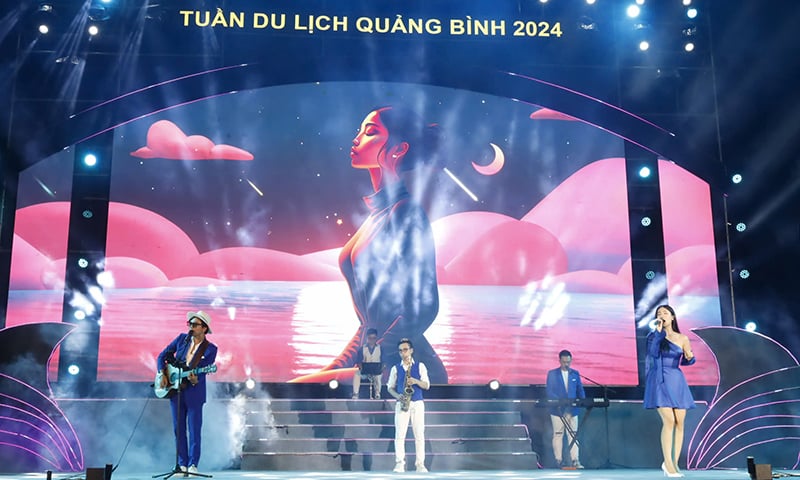 Art program to welcome Quang Binh Tourism Week 2024.
