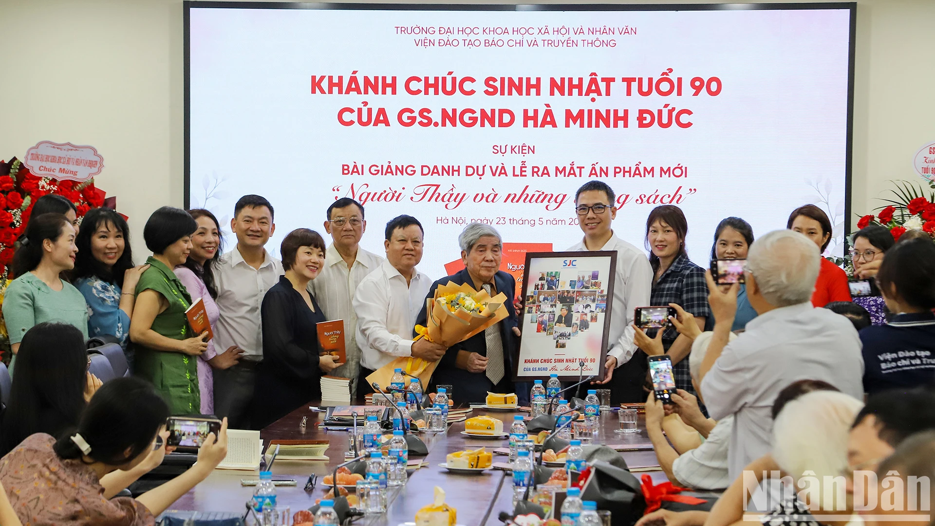 [Photo] Le professeur Ha Minh Duc et sa conférence honorifique à l'âge de 90 ans photo 1