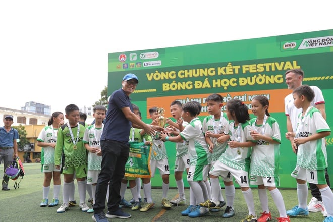 Vòng chung kết Festival Bóng đá học đường TP HCM 2024 – 2025 thành công rực rỡ - Ảnh 3.