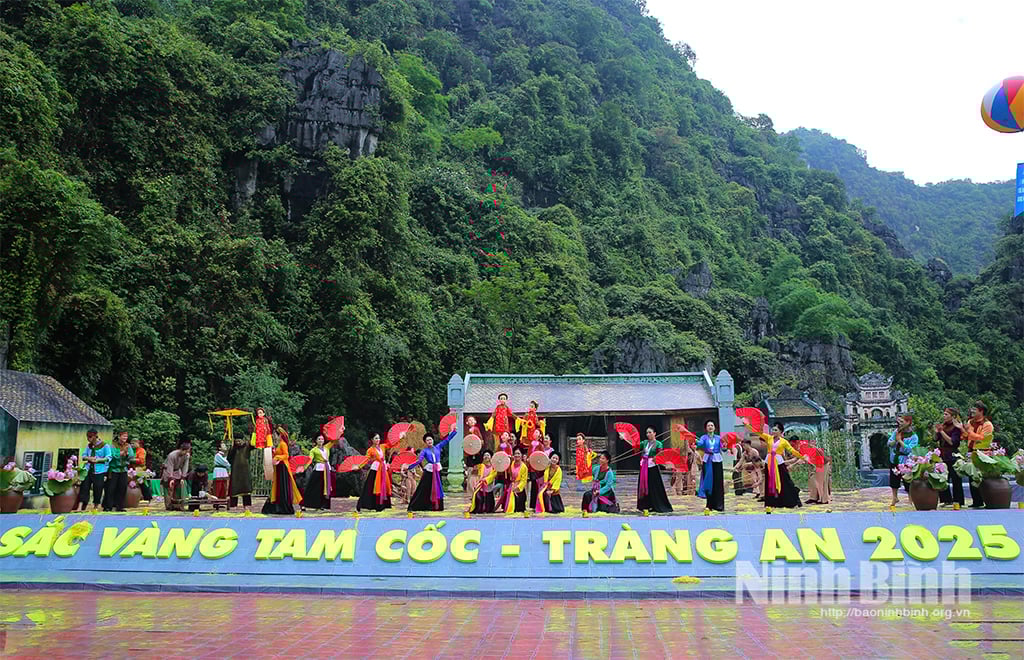 Programa artístico en la Ceremonia de Apertura de la Semana de Turismo de Ninh Binh 2025 