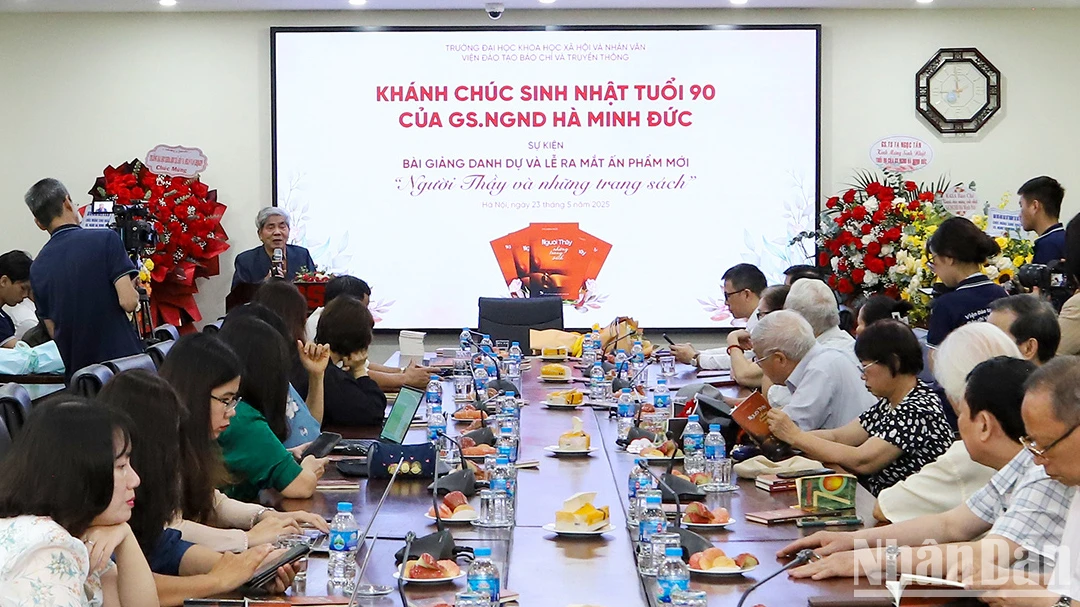 [Photo] Le professeur Ha Minh Duc et sa conférence honorifique à l'âge de 90 ans photo 3