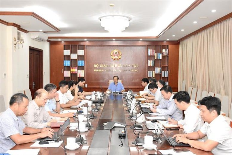 Bộ GD&ĐT yêu cầu tăng cường nguồn lực, phát huy vai trò của địa phương, không để “điểm trống” trong thanh tra, kiểm tra Kỳ thi tốt nghiệp THPT 2025 trong bối cảnh mới - Ảnh: VGP/Tuệ Lâm
