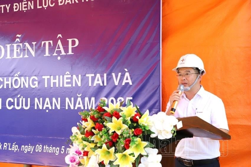 Mr. Pham Kim Tu, Deputy Director of Dak Nong Provincial People's Committee, evaluates and draws on experience from the training session (1).jpg