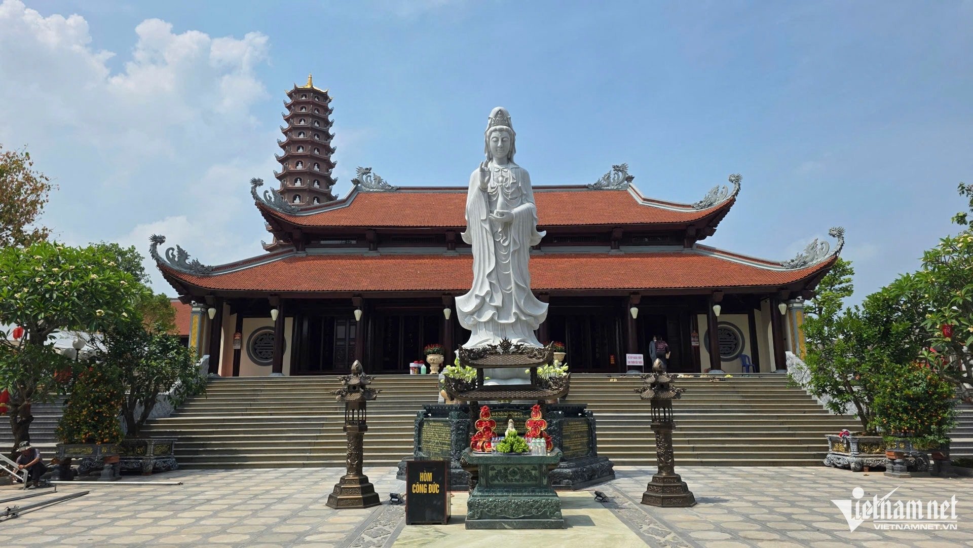 W-Tam Chuc Pagode Rainbow Bridge_3.JPG.jpg