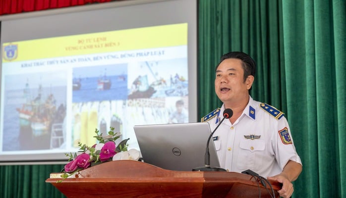Tiếp sức cho ngư dân vươn khơi bám biển- Ảnh 2.