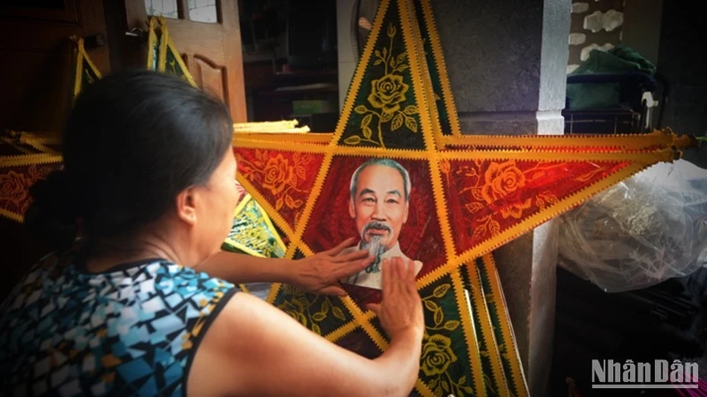 រីករាយវៀតណាម៖ ផ្សព្វផ្សាយស្មារតីសិទ្ធិមនុស្សគ្មានព្រំដែន និងសុភមង្គលពិភពលោក រូបថត ៣