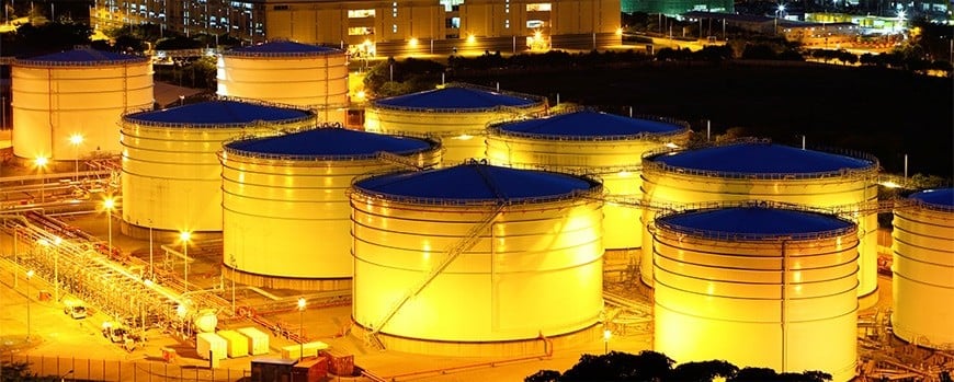 Tồn kho dầu của Mỹ bất ngờ tăng là một trong những yếu tố đẩy giá dầu trượt dốc. Ảnh minh họa: Future Bridge 