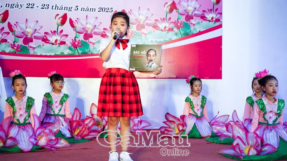 Tiết mục đạt giải Nhất của em Cao Thiên Kim lớp 4B Trường TH Lê Quý Đôn, TP Cà Mau đã mang đến câu chuyện ấn tượng, sân khấu hoá đặt sắc.
