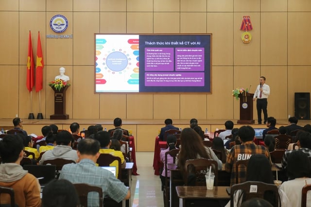 Giảng viên, sinh viên Trường ĐH Kinh tế được trang bị thêm những 'trợ lý ảo' - Ảnh 1.