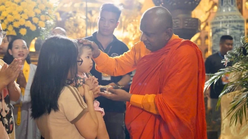 ពិធីដង្ហែព្រះបរមសារីរិកធាតុ ធ្វើឡើងយ៉ាងឧឡារិក និងគោរព ថ្លែងអំណរគុណ និងលើកតម្កើងព្រះតេជគុណ និងបញ្ញាញាណរបស់ព្រះពុទ្ធ។