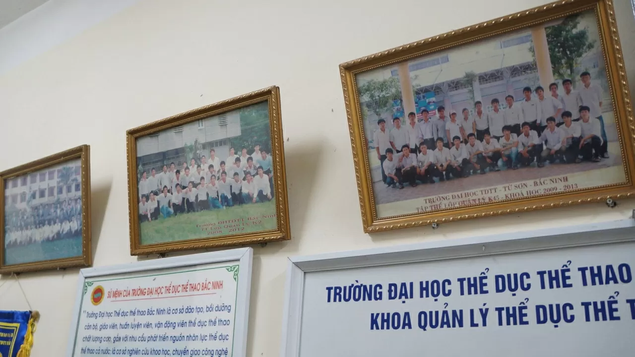 Hình lưu niệm các khóa sinh viên khoa Quản lý Thể dục thể thao, trường Đại học Thể dục thể thao Bắc Ninh. (Ảnh: Văn Lịch)