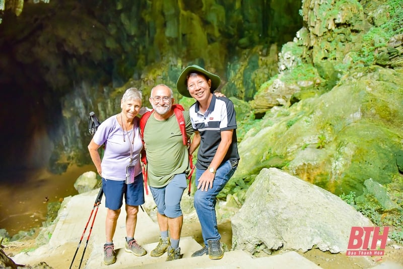 ខូវ មួង ភ្ញាក់នៅកណ្តាលព្រៃ