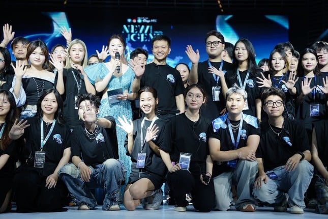 런웨이 뒤편: NEW GENE 2025 조직위원회 – 창의적인 캣워크 '빌더' 사진 2