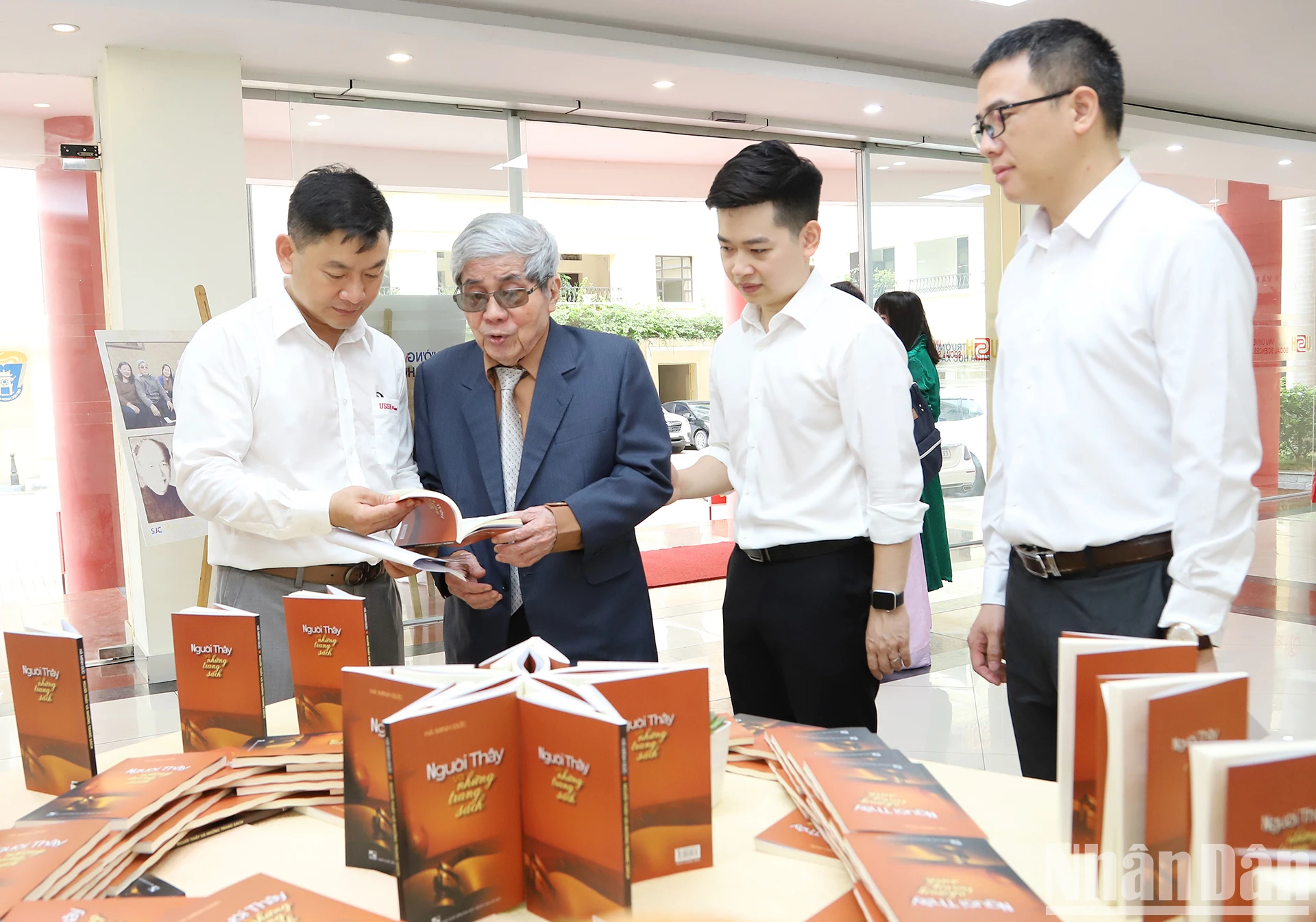 [Photo] Le professeur Ha Minh Duc et sa conférence honorifique à l'âge de 90 ans photo 7