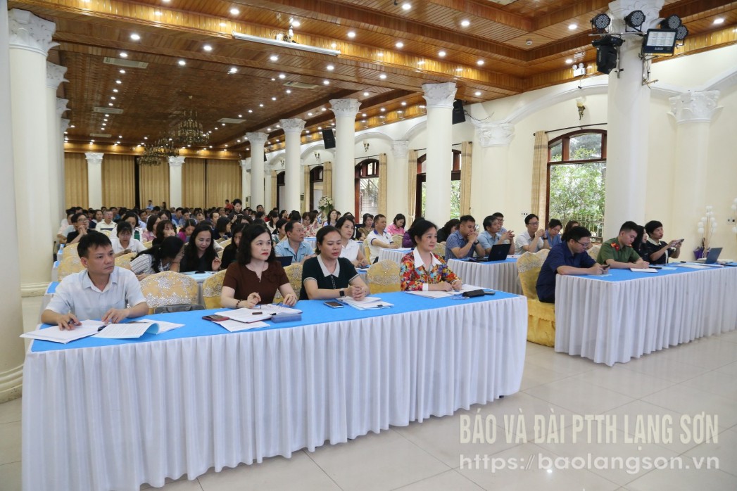 គណៈប្រតិភូចូលរួមសន្និសីទនៅស្ពានមេ ដឹកនាំដោយនាយកដ្ឋានអប់រំ និងបណ្តុះបណ្តាល