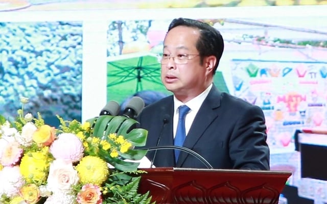 Học sinh tiêu biểu của Hà Nội tri ân cha mẹ, thầy cô- Ảnh 2.